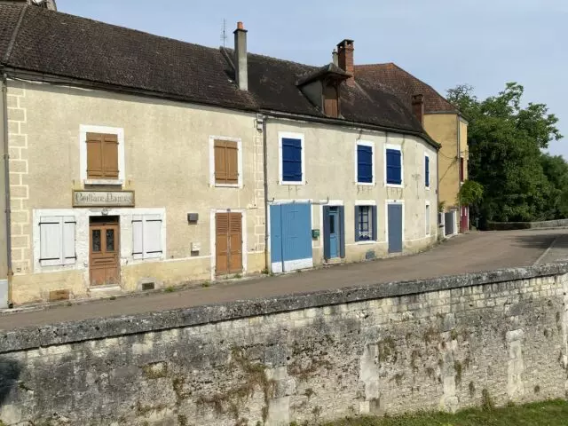 Photo 5 du bien Maison 5 pièces de 70 m² à Arcy-sur-Cure (89270)