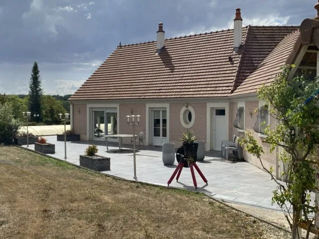 Photo 1 du bien Propriete – 200 m² – 8 pièces Escamps 89240